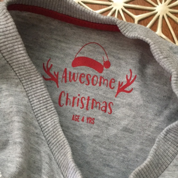 🎄 Trendy kids Christmas T-Shirt with Bells - Picture 2 of 2